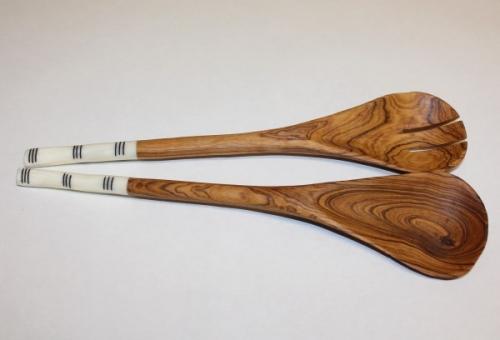 Salatbesteck mit weißen Beingriff