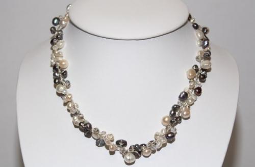 Kette, Perlen, weiß u. silber