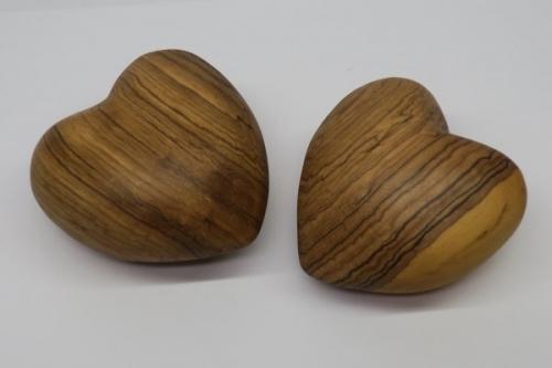 Herzen aus Olivenholz, ~6cm